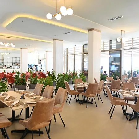 Fllad & Durres 5* 格勒姆