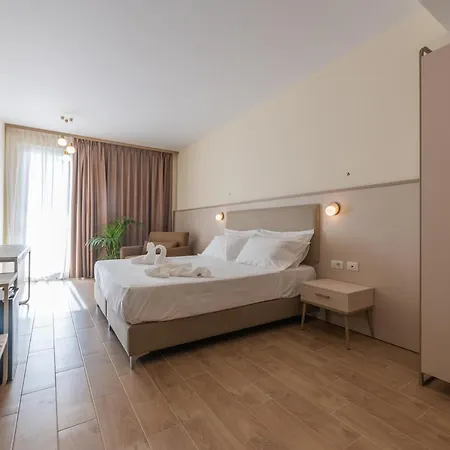 Fllad & Durres Golem (Tirana)