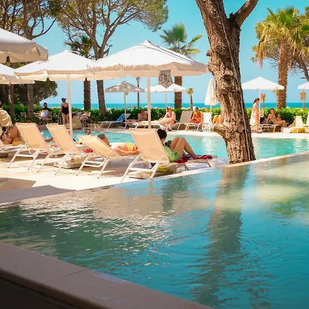 Ośrodek wypoczynkowy Fllad & Durres 5*